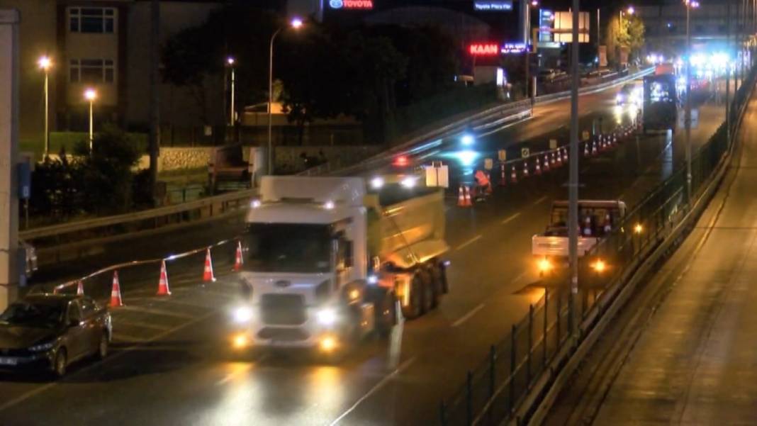 Haliç Köprüsü'nde asfalt yenileme çalışması başladı; trafik yoğunluğu oluştu 5